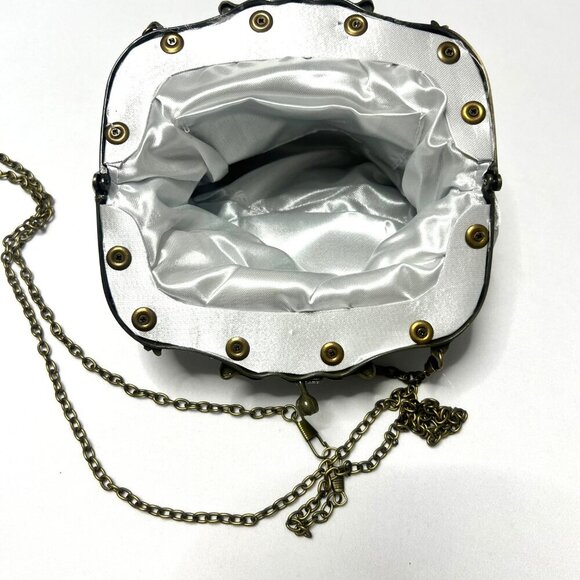 Vintage Style Purse White Satin Embroidered Small Purse With Brass Frame & Chain - Picture 4 of 8